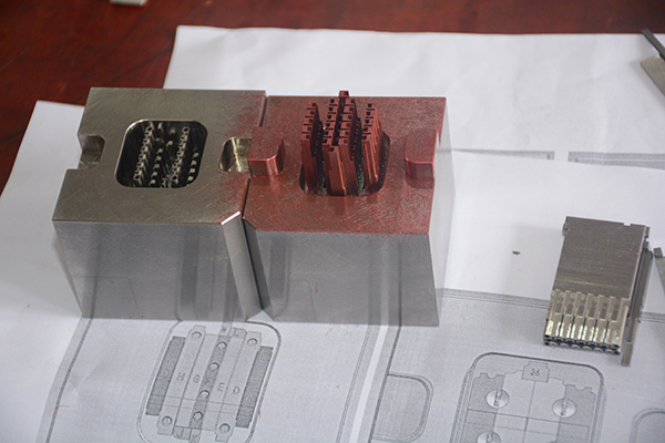高精密接插件模具制造